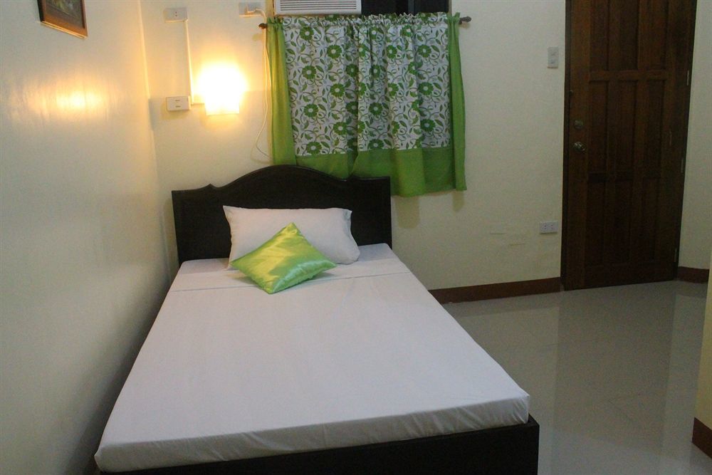 Amerson Pension Place Puerto Princesa Buitenkant foto