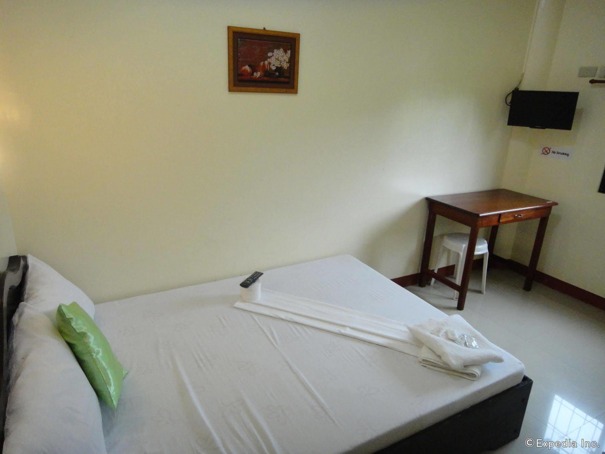 Amerson Pension Place Puerto Princesa Buitenkant foto