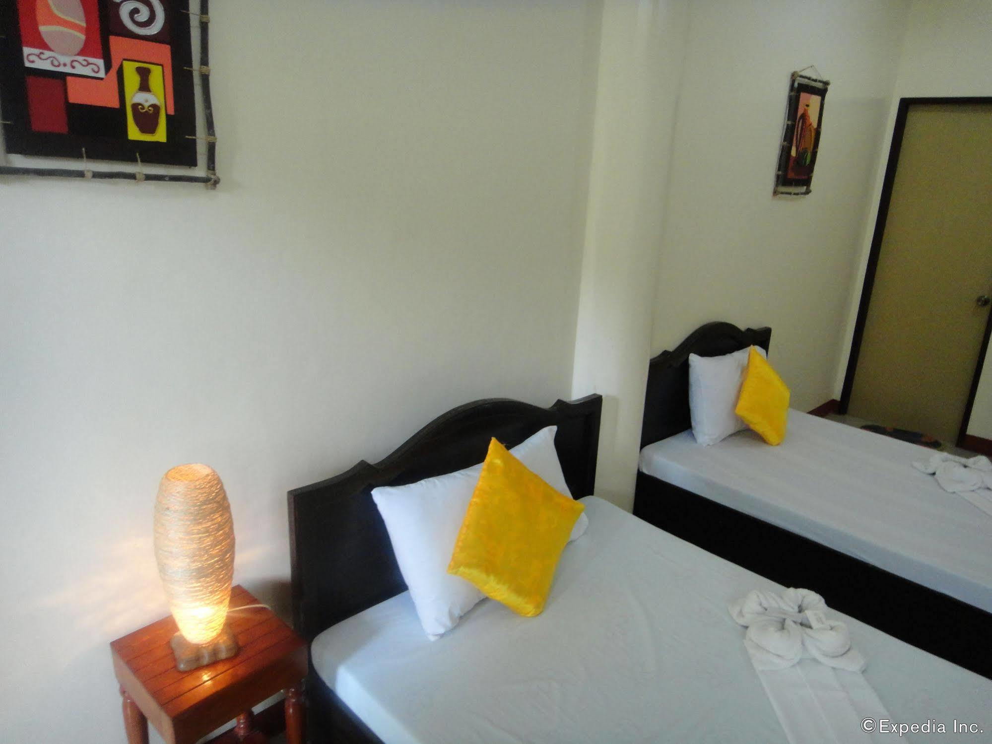 Amerson Pension Place Puerto Princesa Buitenkant foto